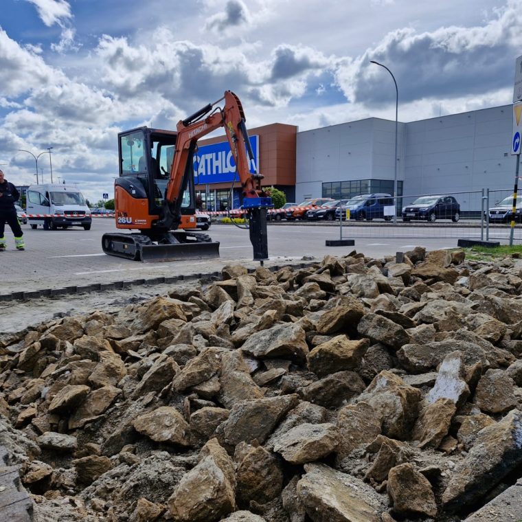 Młot hydrauliczny do minikoparki